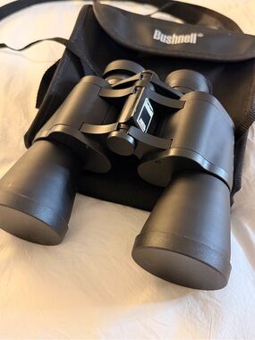 Bushnell Black Binoculars with Carry Case 20x50